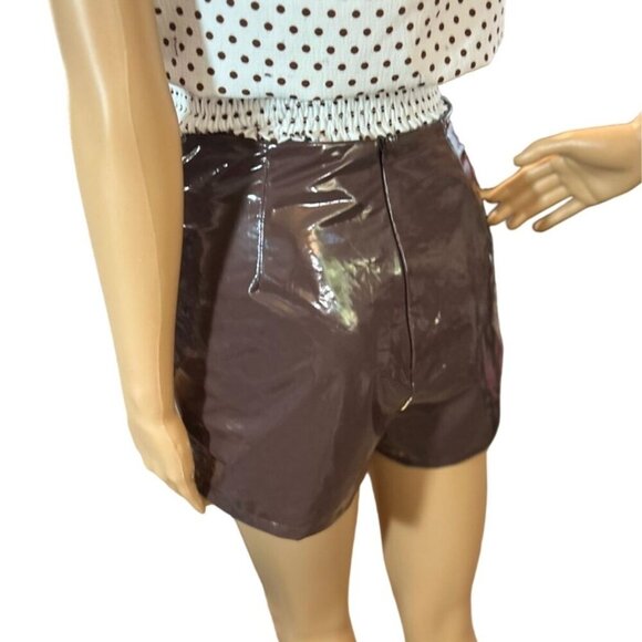 (5 for $25) Prettylittlething Petite Ruched Faux Leather High Rise Shorts size 4 - Picture 3 of 6